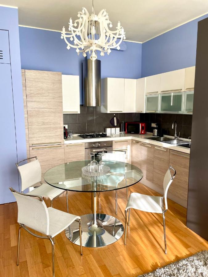 Luxury Four-Room Apartment In Monza Centro - 2 Min Walk To Train Station ภายนอก รูปภาพ